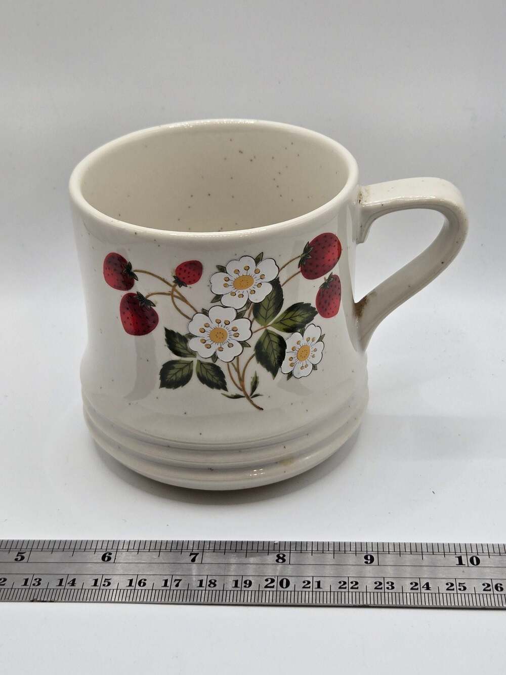 Sheffield Strawberries 'n Cream Stoneware Mug
